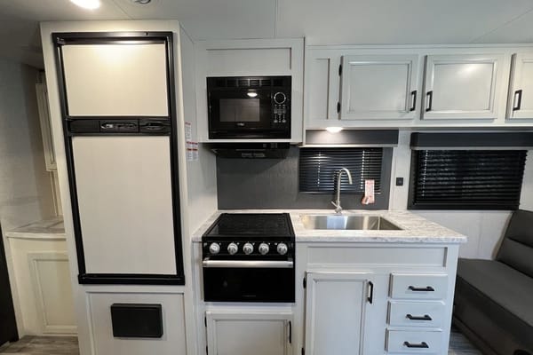 Family Friendly Midsize Travel Trailer