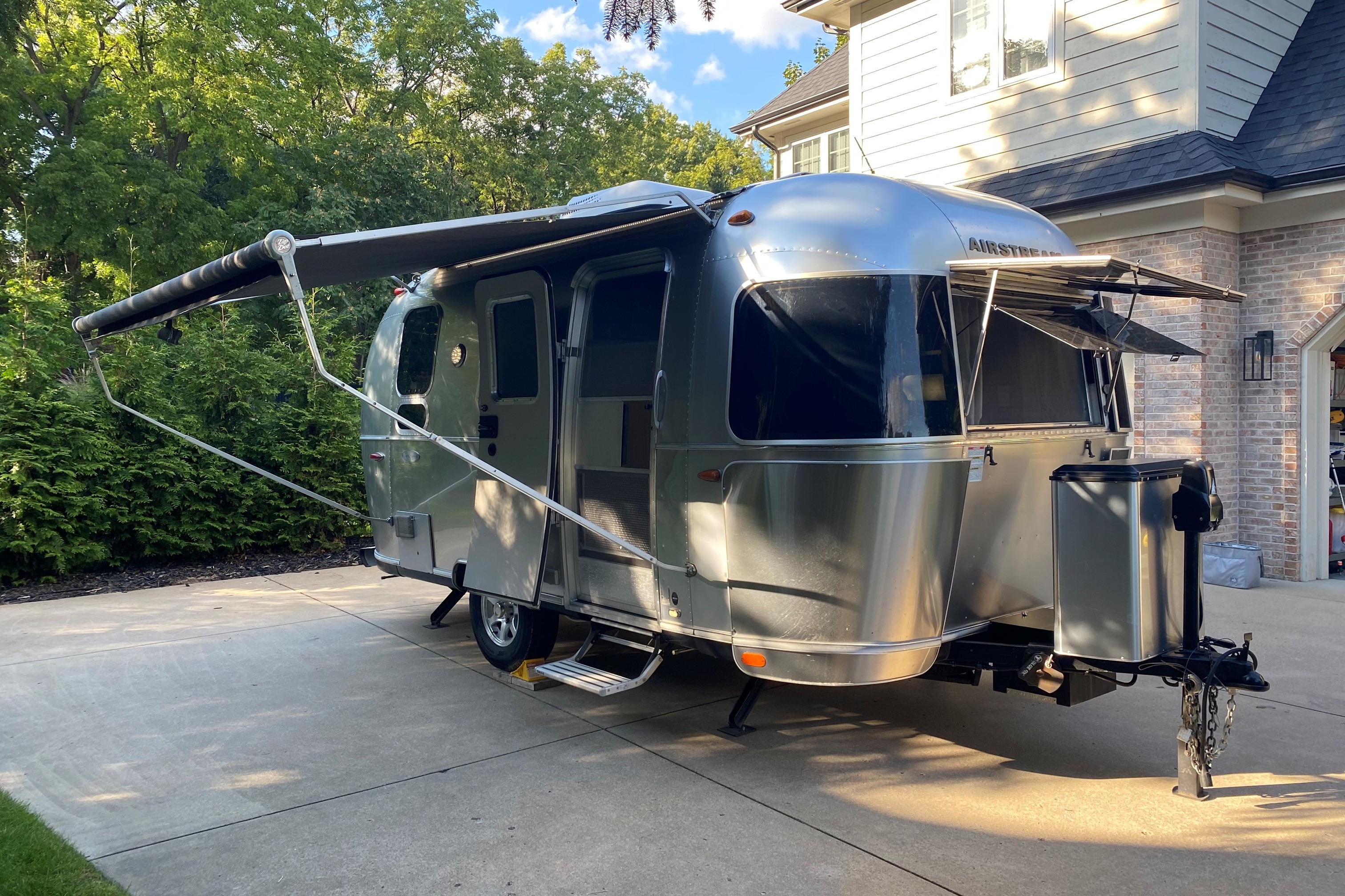 Magnolia 1 Airstream 19ft Flying Cloud **FULLY LOADED**