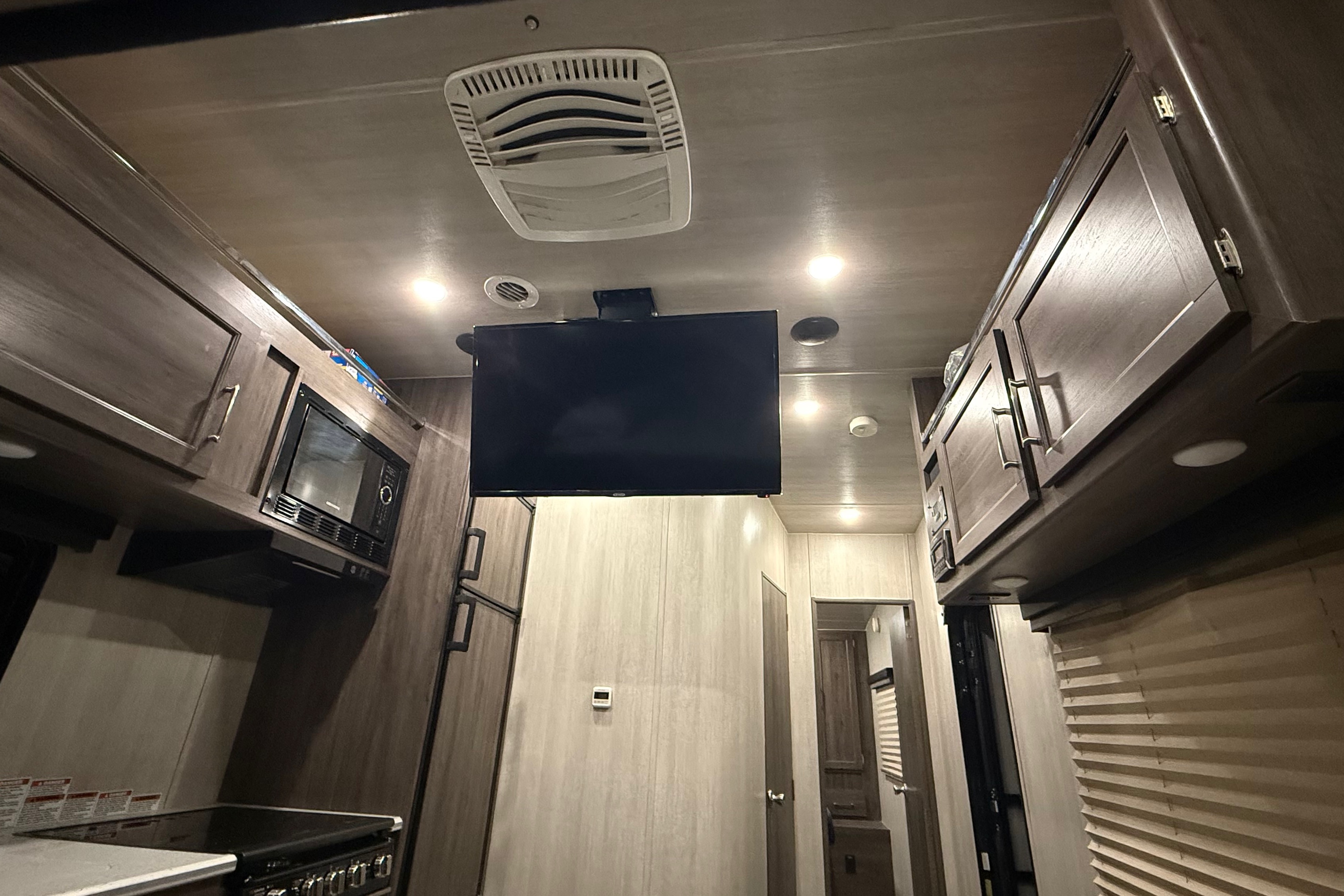 Coachchillin RV Rentals LLC