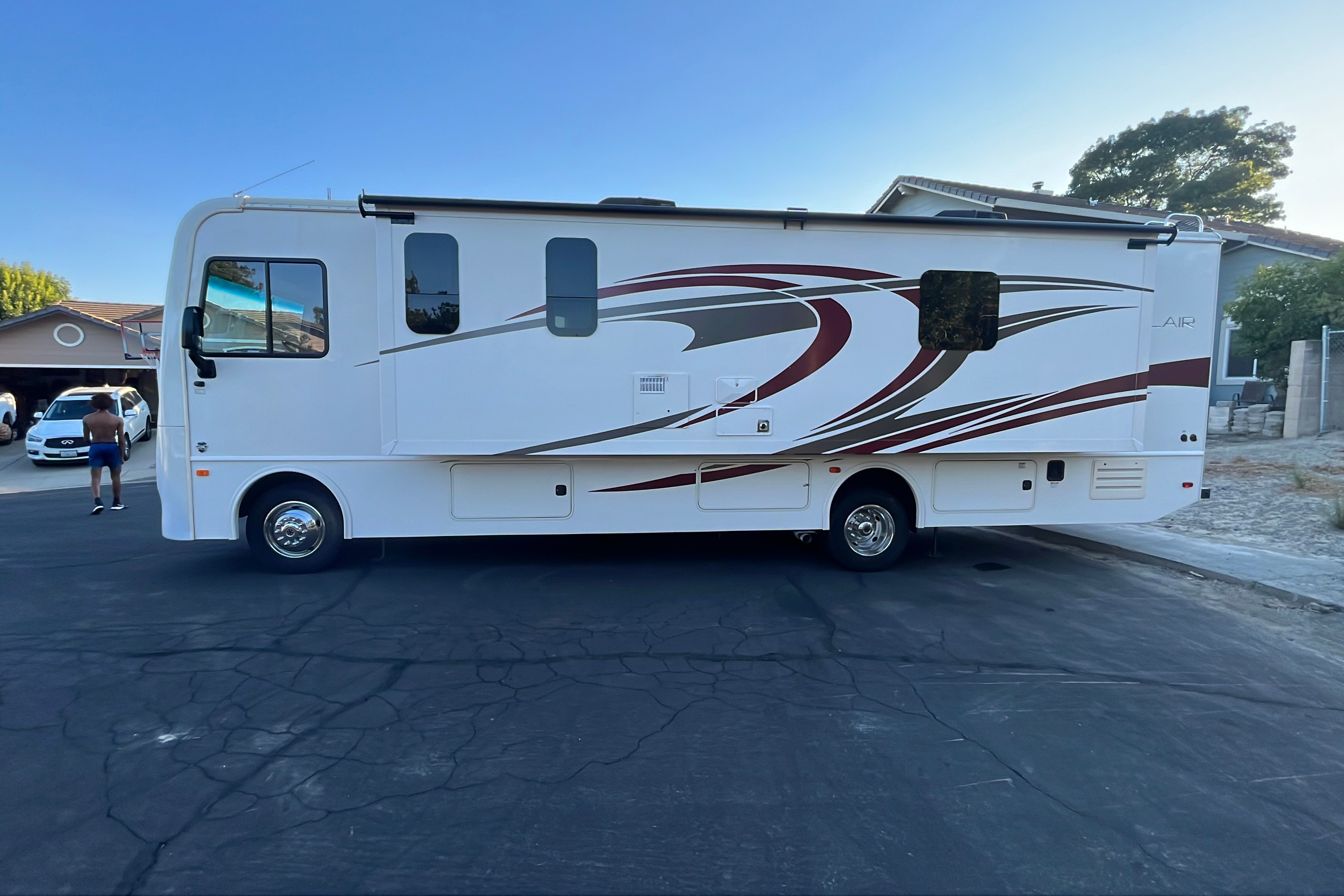 Family unit with 2 full-sized bathrooms.