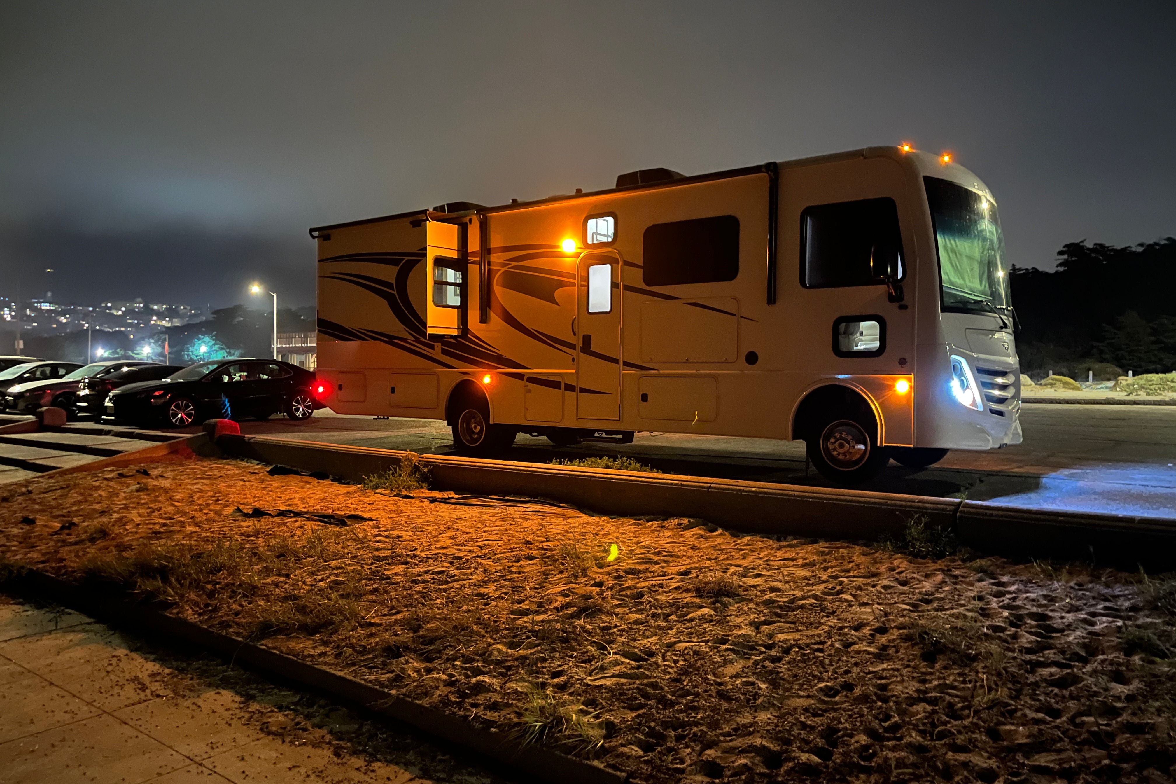 Family unit with 2 full-sized bathrooms.