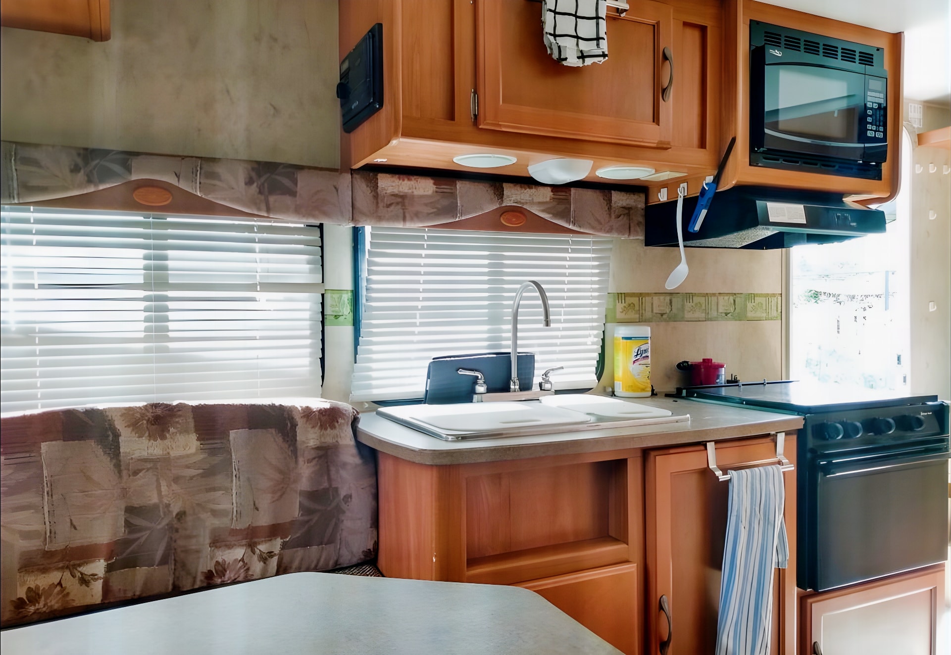 Elvis' Dutchmen 160 Kodiak Hybrid