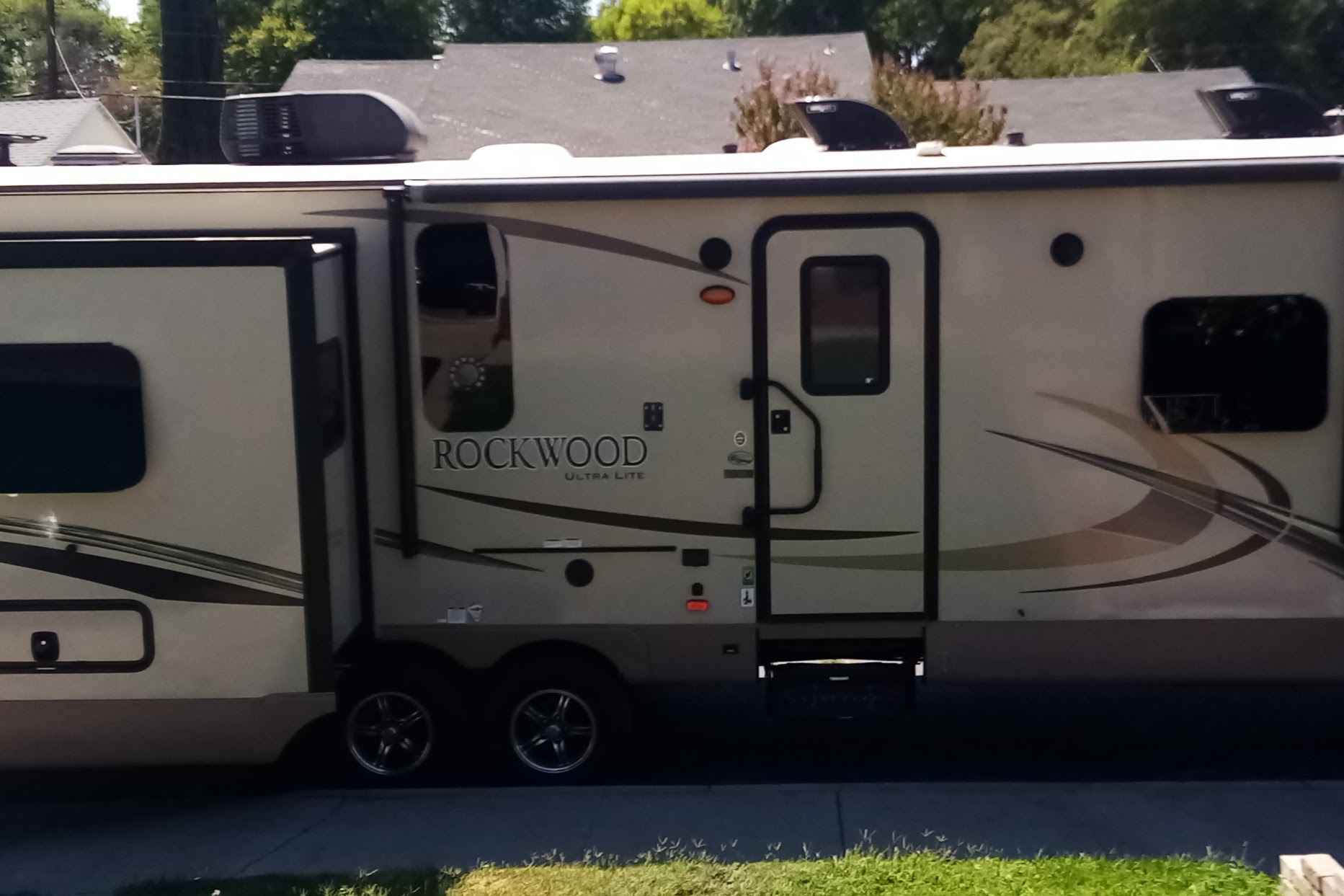 ""ROCKWOOD SOLID"" With A Very Spacious Living Area...