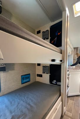 🚐 VR FAMILIAL 32 pieds Full autonome