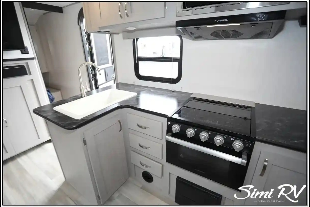 Tracer 260BHSLE - Compact Elegance!