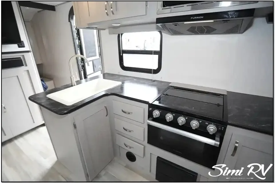 Tracer 260BHSLE - Compact Elegance!
