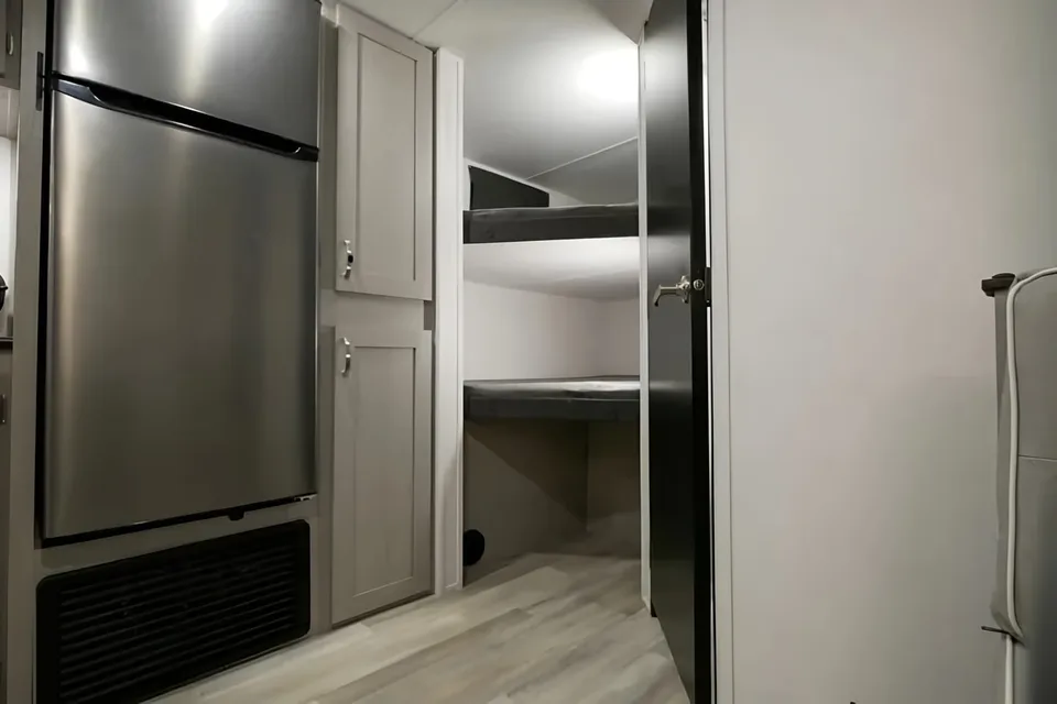 Tracer 260BHSLE - Compact Elegance!