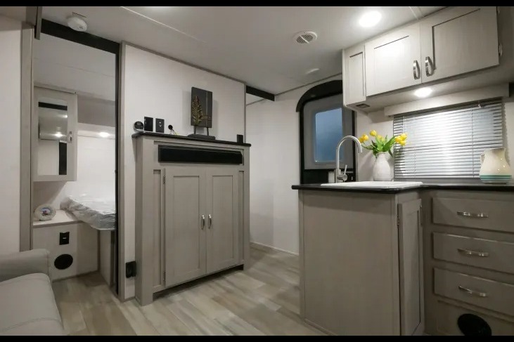 Tracer 260BHSLE - Compact Elegance!