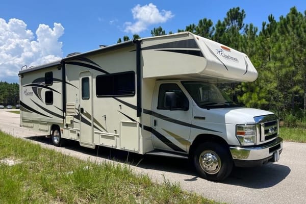 32' Bunkhouse w/ WiFi - Your Home Away From Home