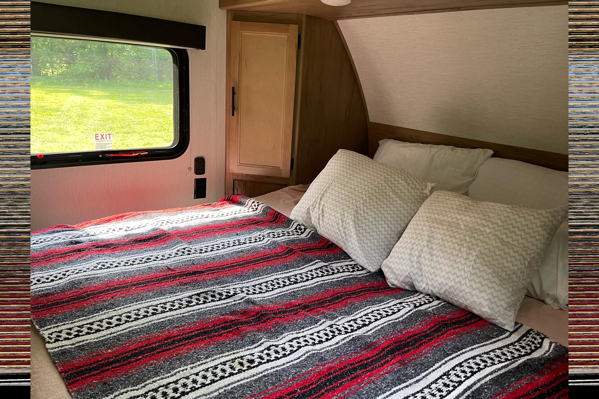Spacious Wolfpup w/ Bunkbeds and Queen bed