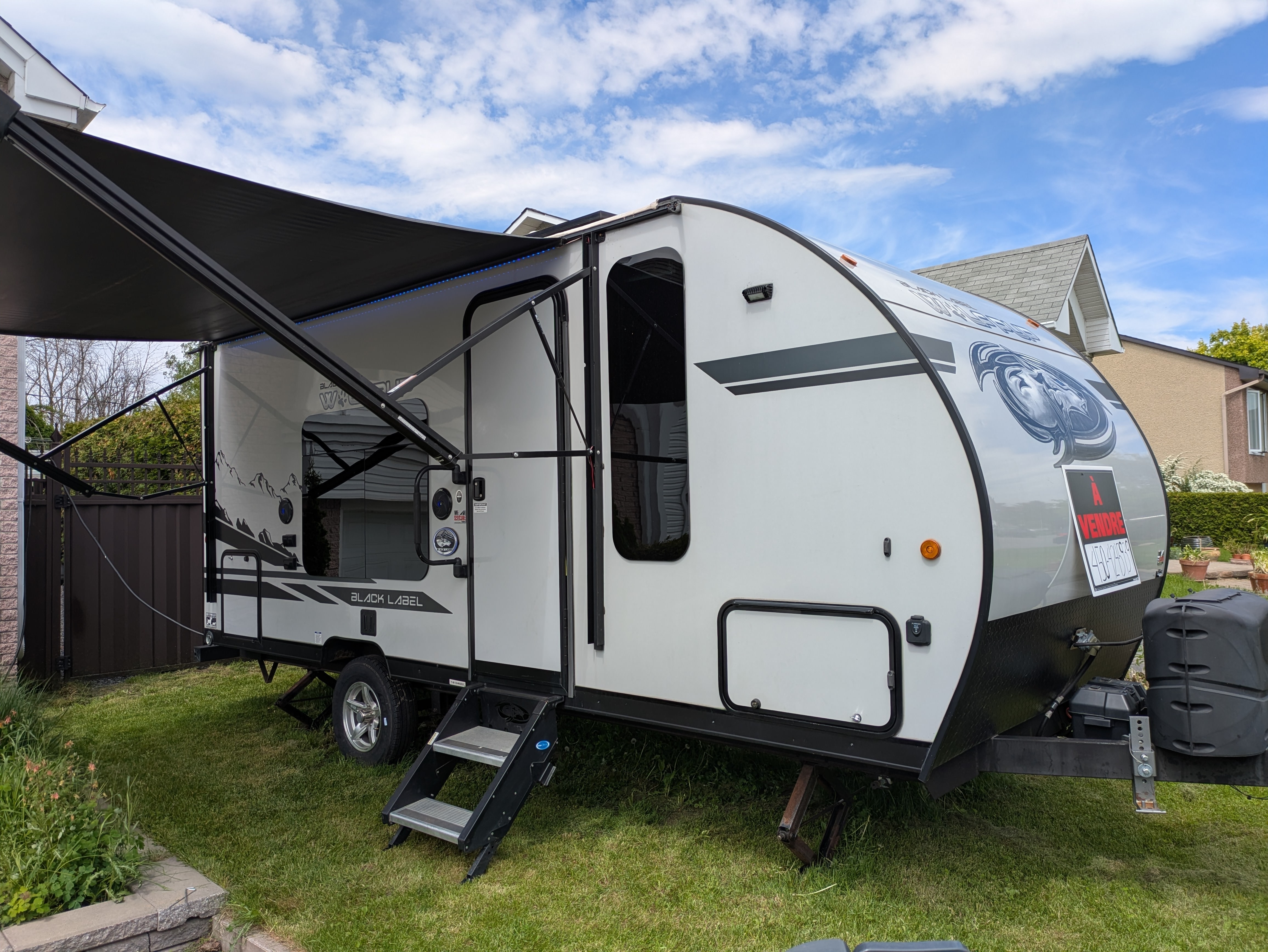 Wolf Pup 16FQBL - pour une escapade en couple.