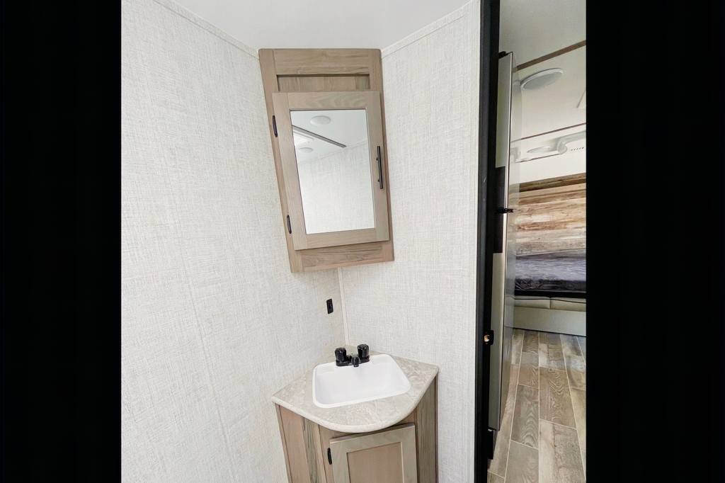 2022 Ameri-lite 197BH(Easy to Tow/Family Friendly Bunkhouse)