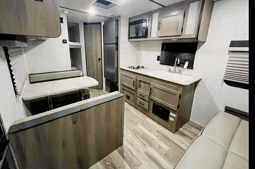 2022 Ameri-lite 197BH(Easy to Tow/Family Friendly Bunkhouse)