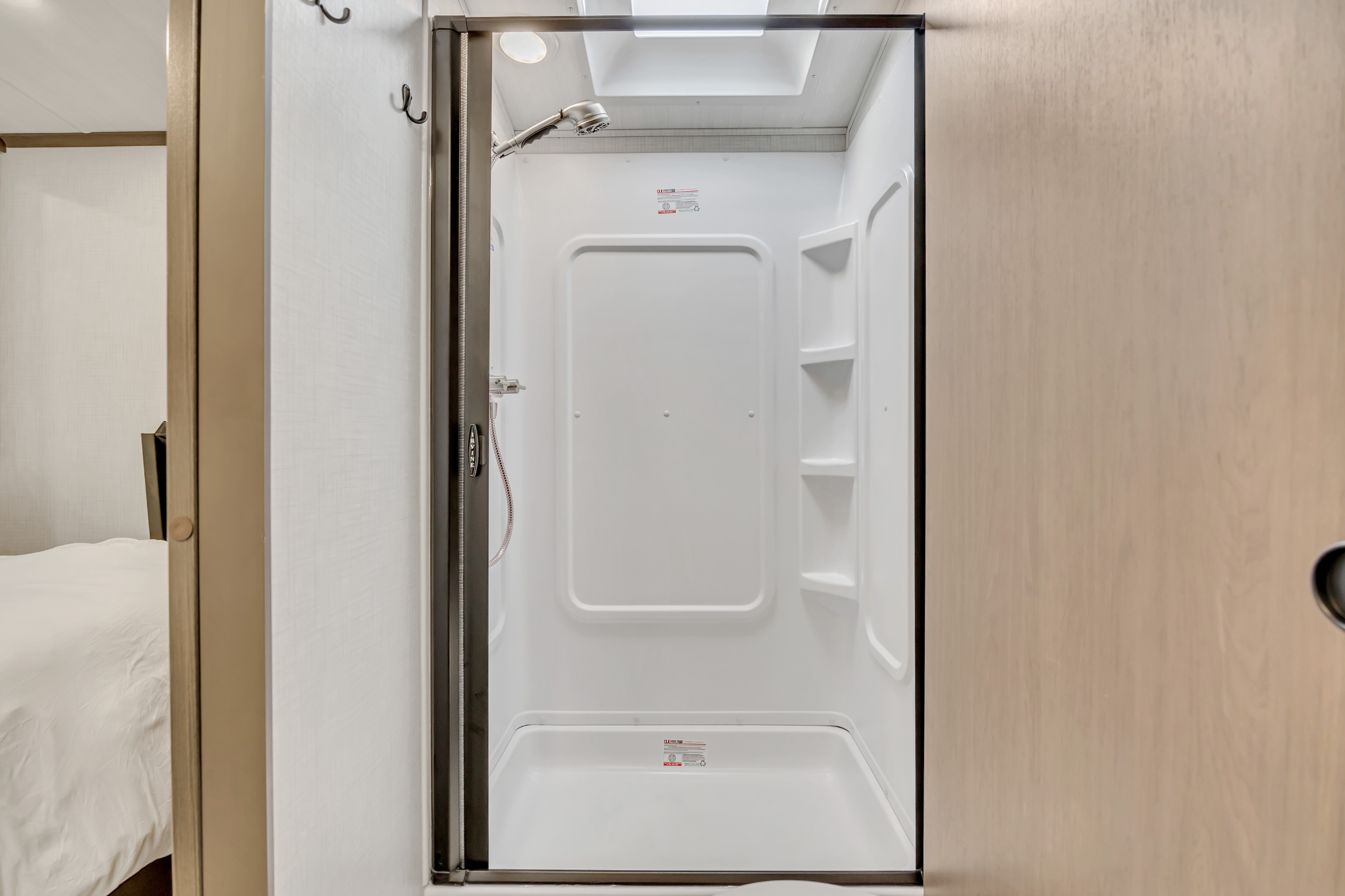 Keystone Travel Trailer w Satellite TV and 5G WIFI