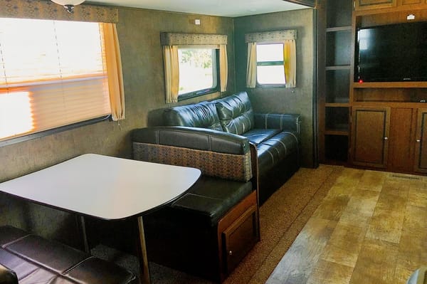 La Trotteuse Layton Y285B Roulotte