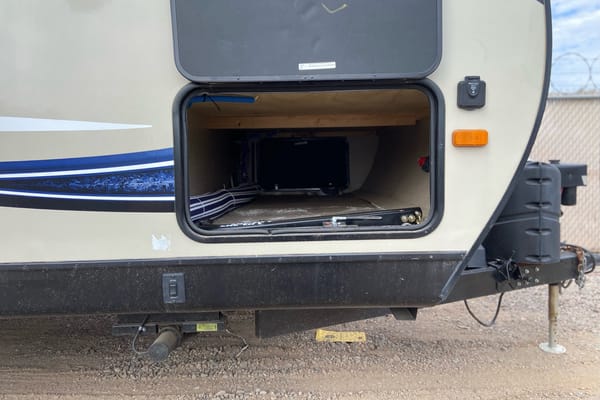Very Cozy & Beautiful Trailer Sleeps Up To 10 People!