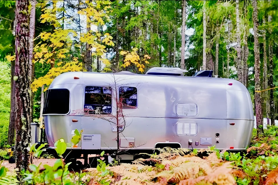 Airstream Glamping: Nomadic Bambi