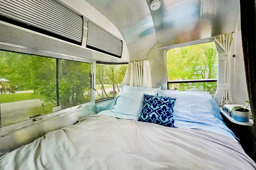 Airstream Glamping: Nomadic Bambi