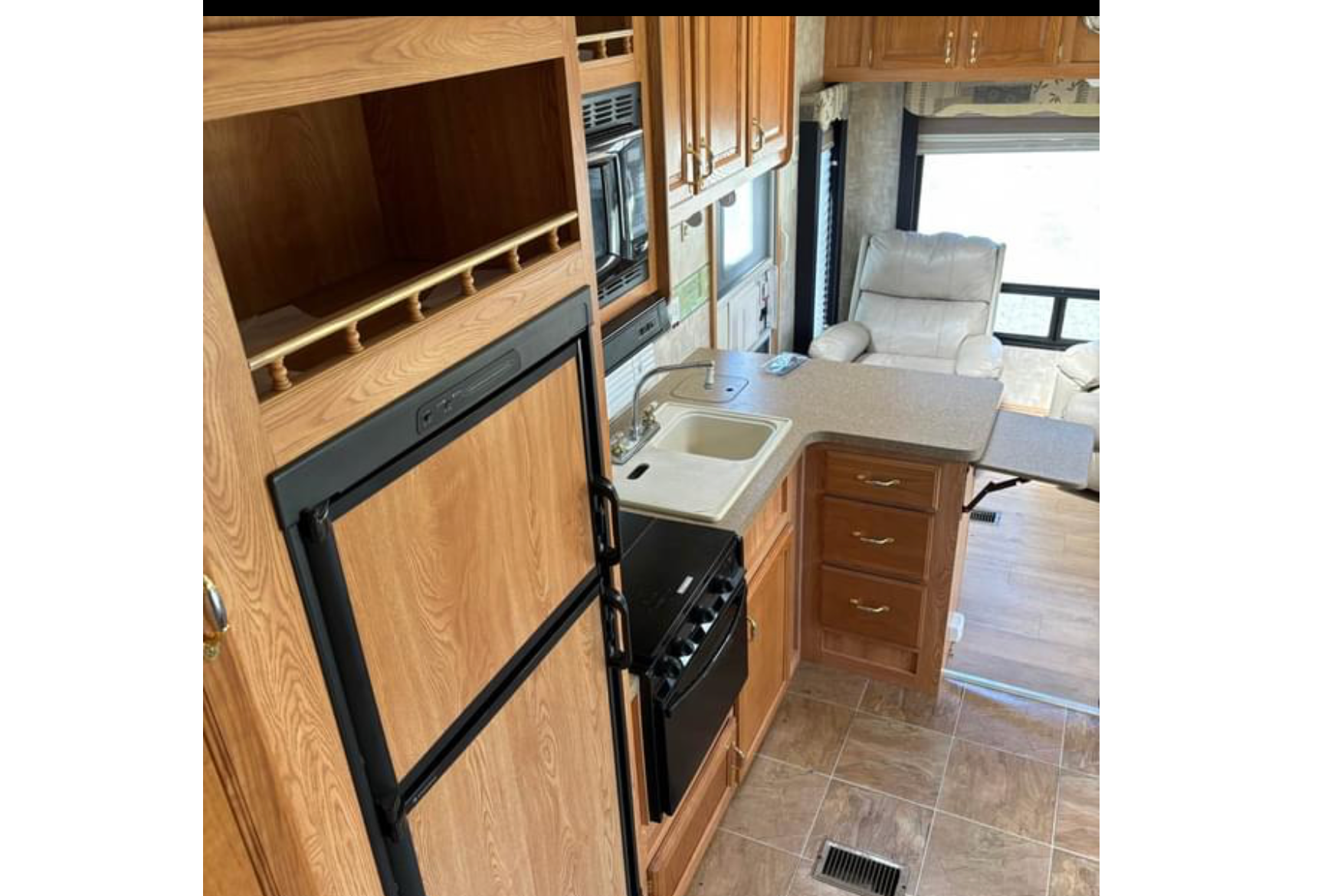 Keegan's Forest River 275LBS Fifth Wheel