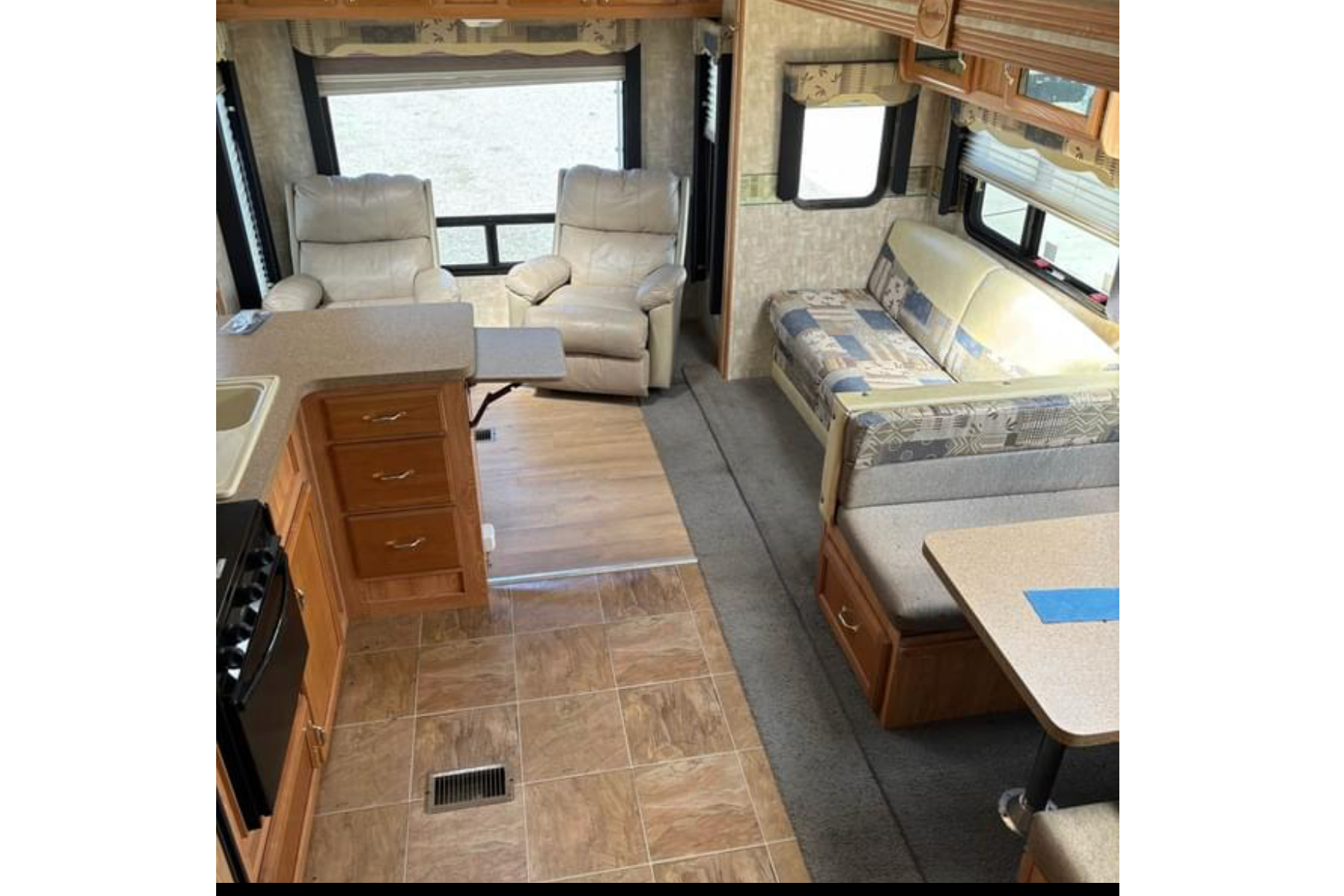 Keegan's Forest River 275LBS Fifth Wheel