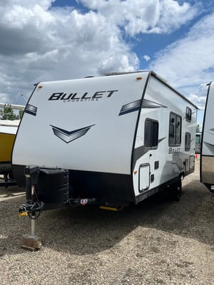 James's Keystone 1700BH Travel Trailer