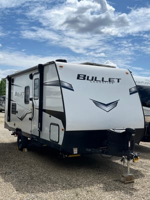 James's Keystone 1700BH Travel Trailer