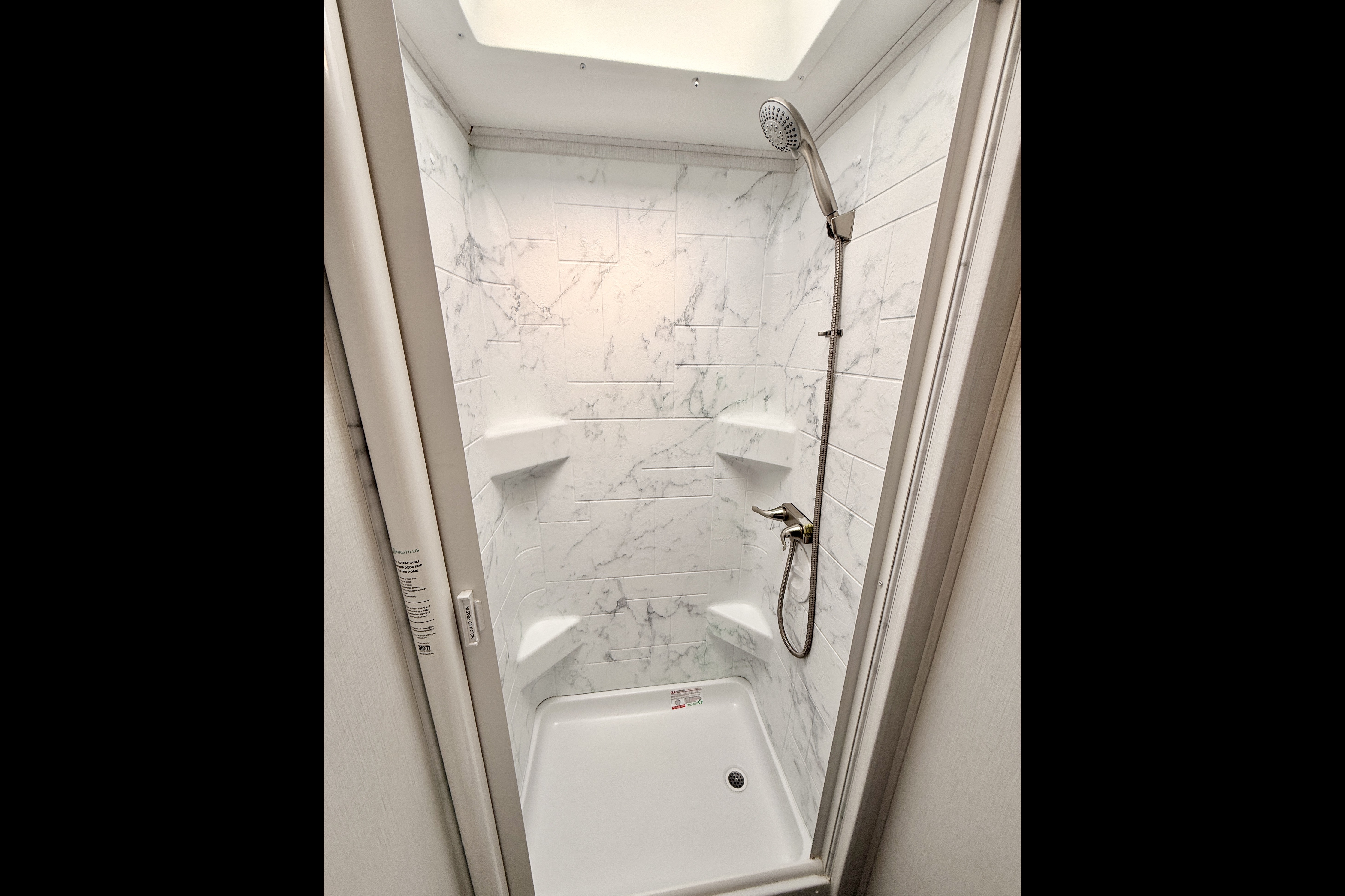 2023 Forest River SUNSEEKER 2250(Bedroom slide) - Sleeps 5!