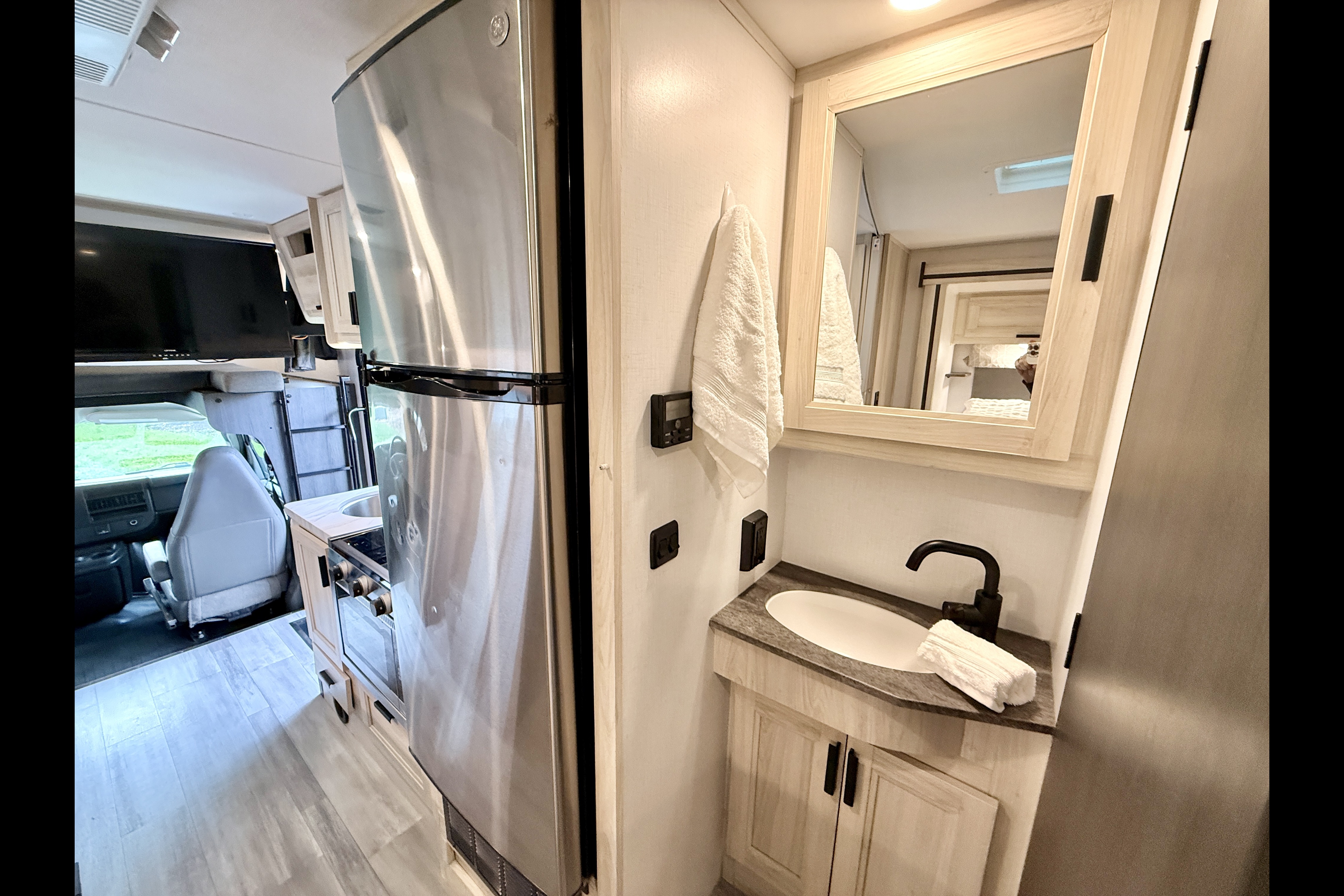 2023 Forest River SUNSEEKER 2250(Bedroom slide) - Sleeps 5!