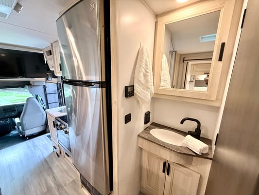 2023 Forest River SUNSEEKER 2250(Bedroom slide) - Sleeps 5!
