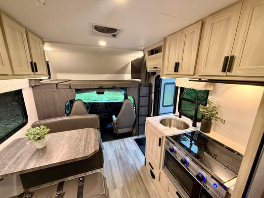 2023 Forest River SUNSEEKER 2250(Bedroom slide) - Sleeps 5!