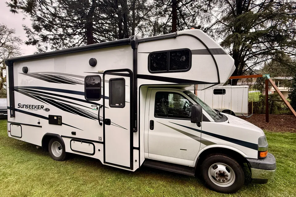 2023 Forest River SUNSEEKER 2250(Bedroom slide)