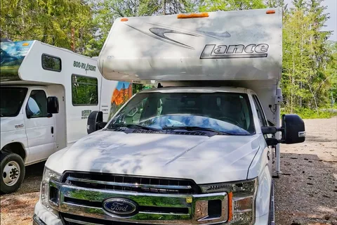 MTL Lance 825 Truck Camper
