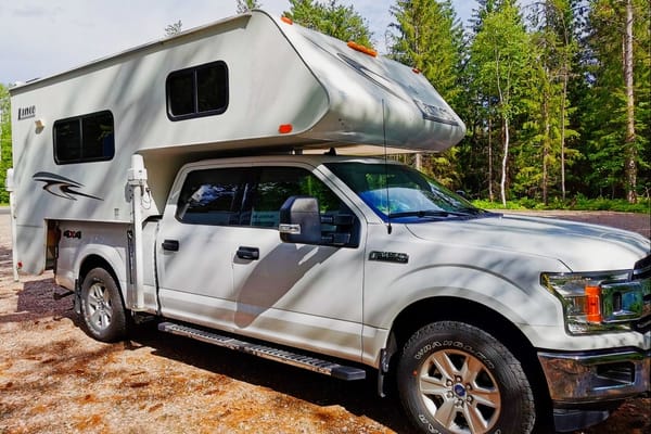 MTL Lance 825 Truck Camper