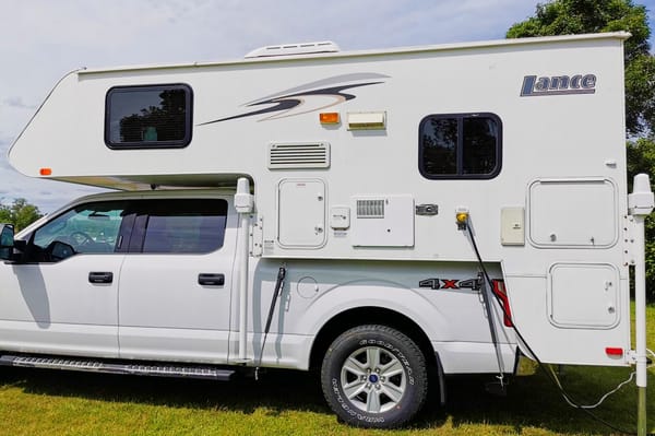 MTL Lance 825 Truck Camper