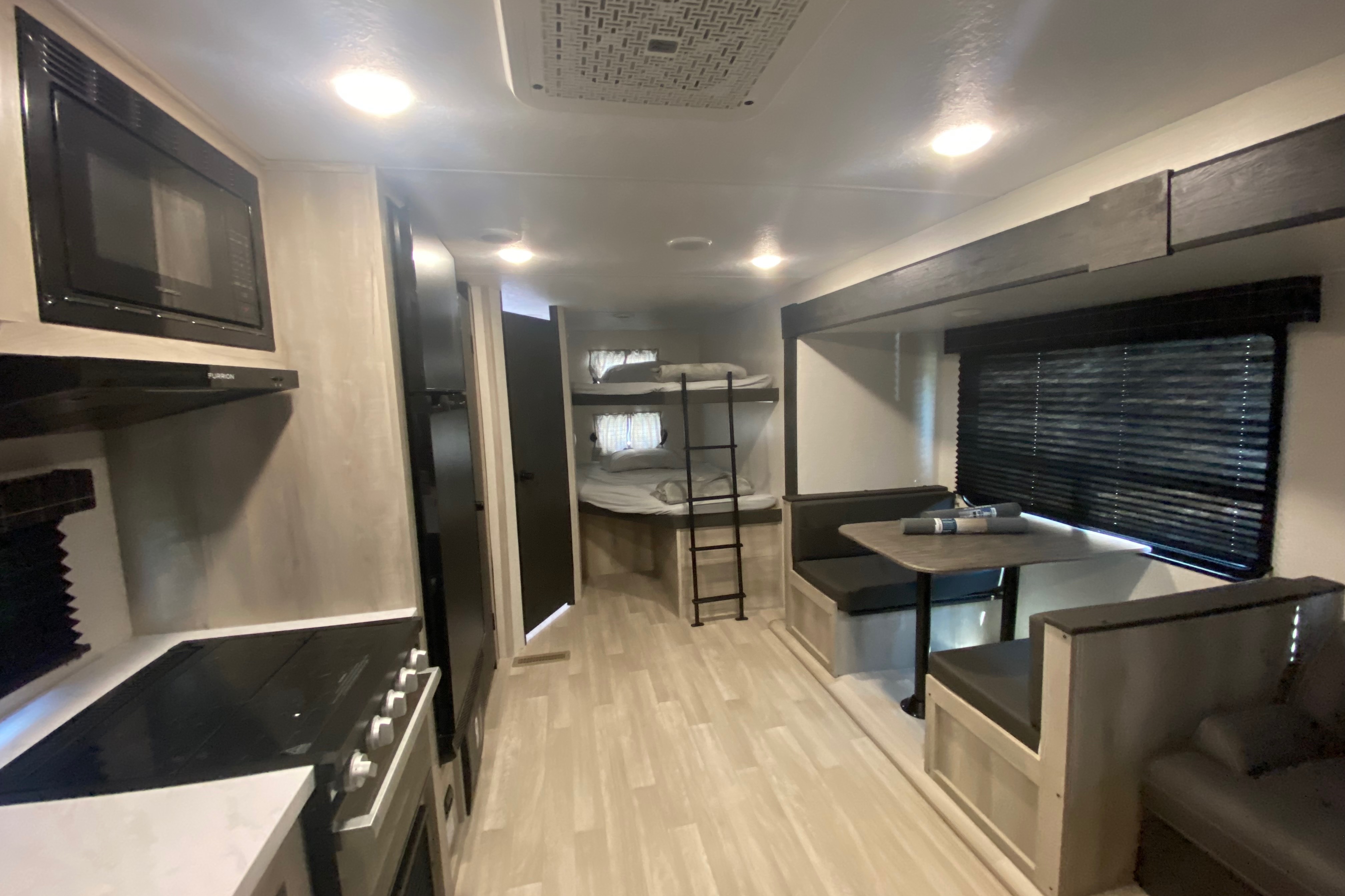 Louisa's KZ 261 BHKSE Travel Trailer