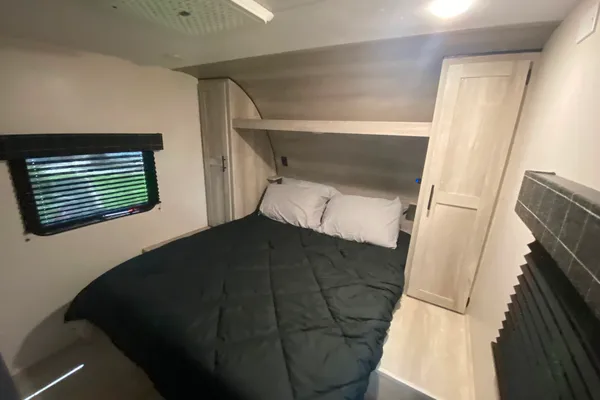 Louisa's KZ 261 BHKSE Travel Trailer