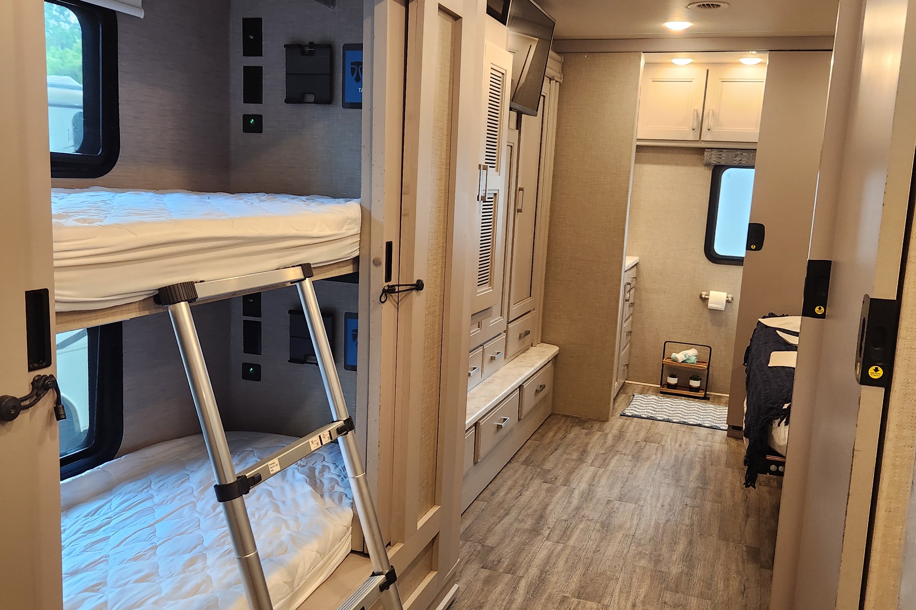 2023 CONVENIENT & EASY TO DRIVE RV!!! MIRAMAR...