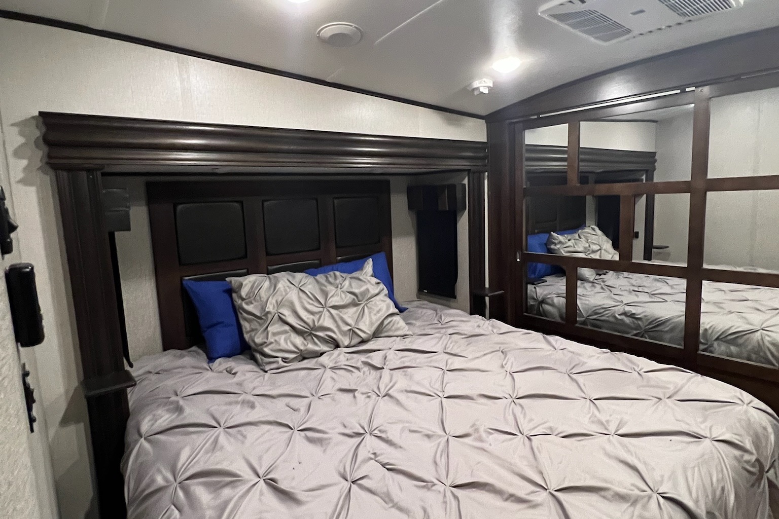 Sunflower RV Rentals Jayco Northpoint Fifth Wheel