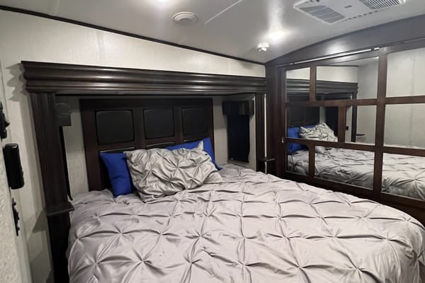 Sunflower RV Rentals Jayco Northpoint Fifth Wheel