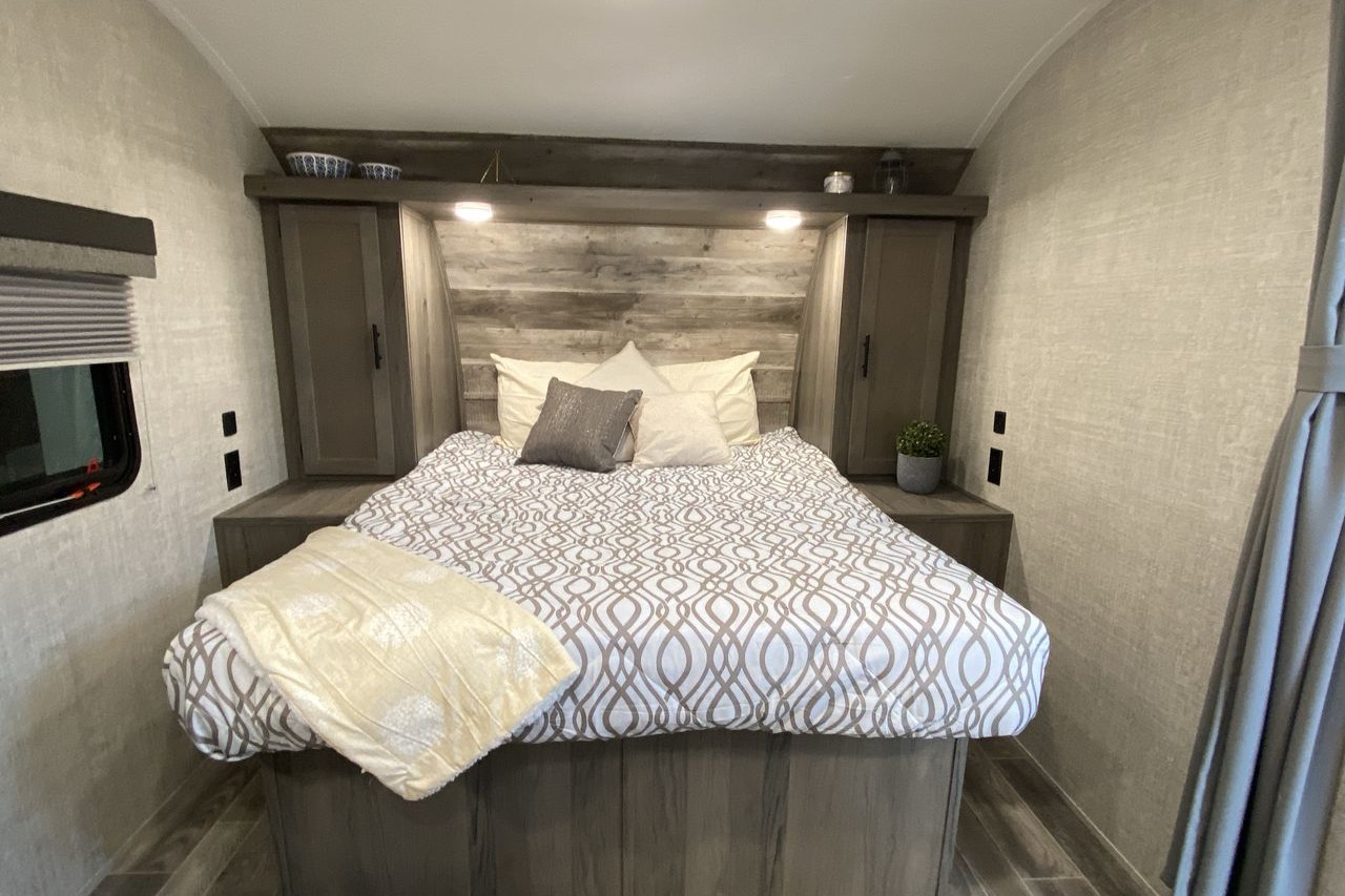 Caledonia's 2022 Grand Design 25bh Travel Trailer