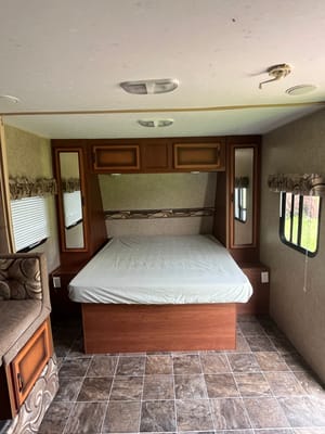 🇨🇦 Dan & Monique’s 24’ KZ Sportsmen Travel Trailer. Family Friendly! Easy booking!