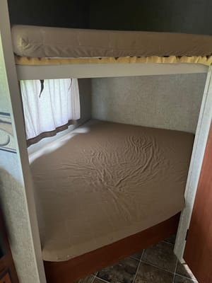 🇨🇦 Dan & Monique’s 24’ KZ Sportsmen Travel Trailer. Family Friendly! Easy booking!
