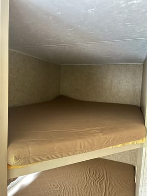 🇨🇦 Dan & Monique’s 24’ KZ Sportsmen Travel Trailer. Family Friendly! Easy booking!