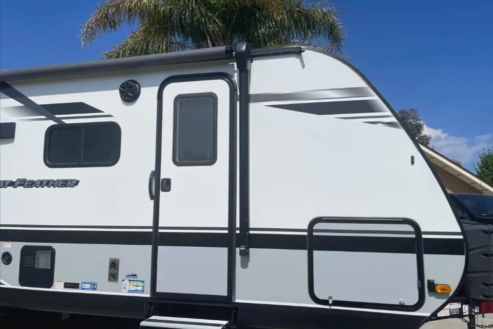 "Wheely" The Camper - Jayco Feather 24BH Clean & Spacious