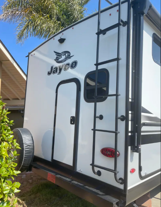 "Wheely" The Camper - Jayco Feather 24BH Clean & Spacious