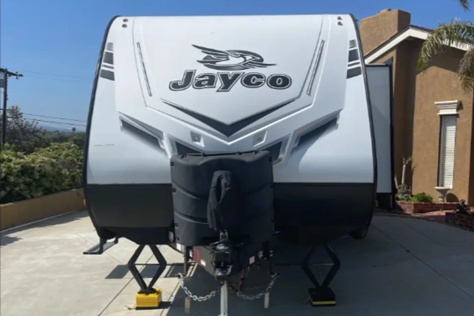"Wheely" The Camper - Jayco Feather 24BH Clean & Spacious