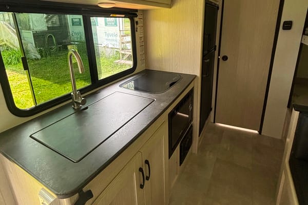 Nikki's Coachmen 185BH Travel Trailer