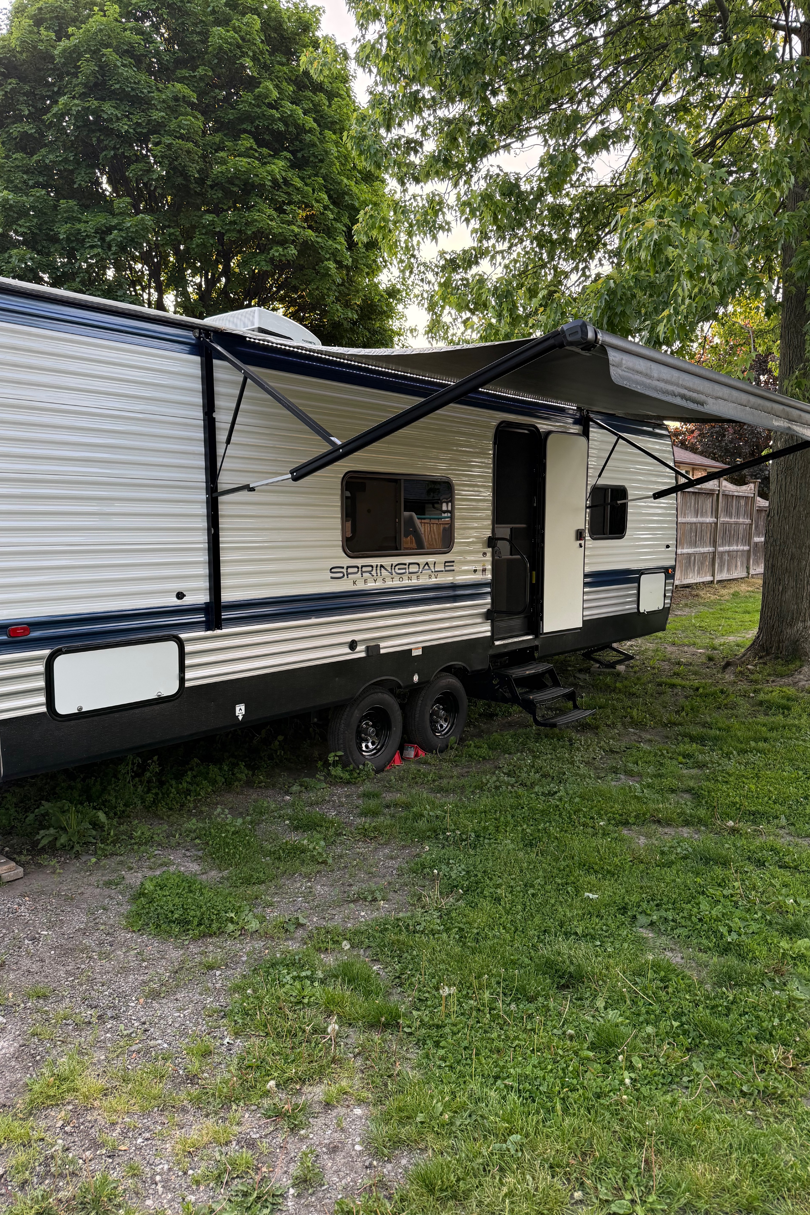 Solomon’s Keystone Springdale 26ft. Travel Trailer