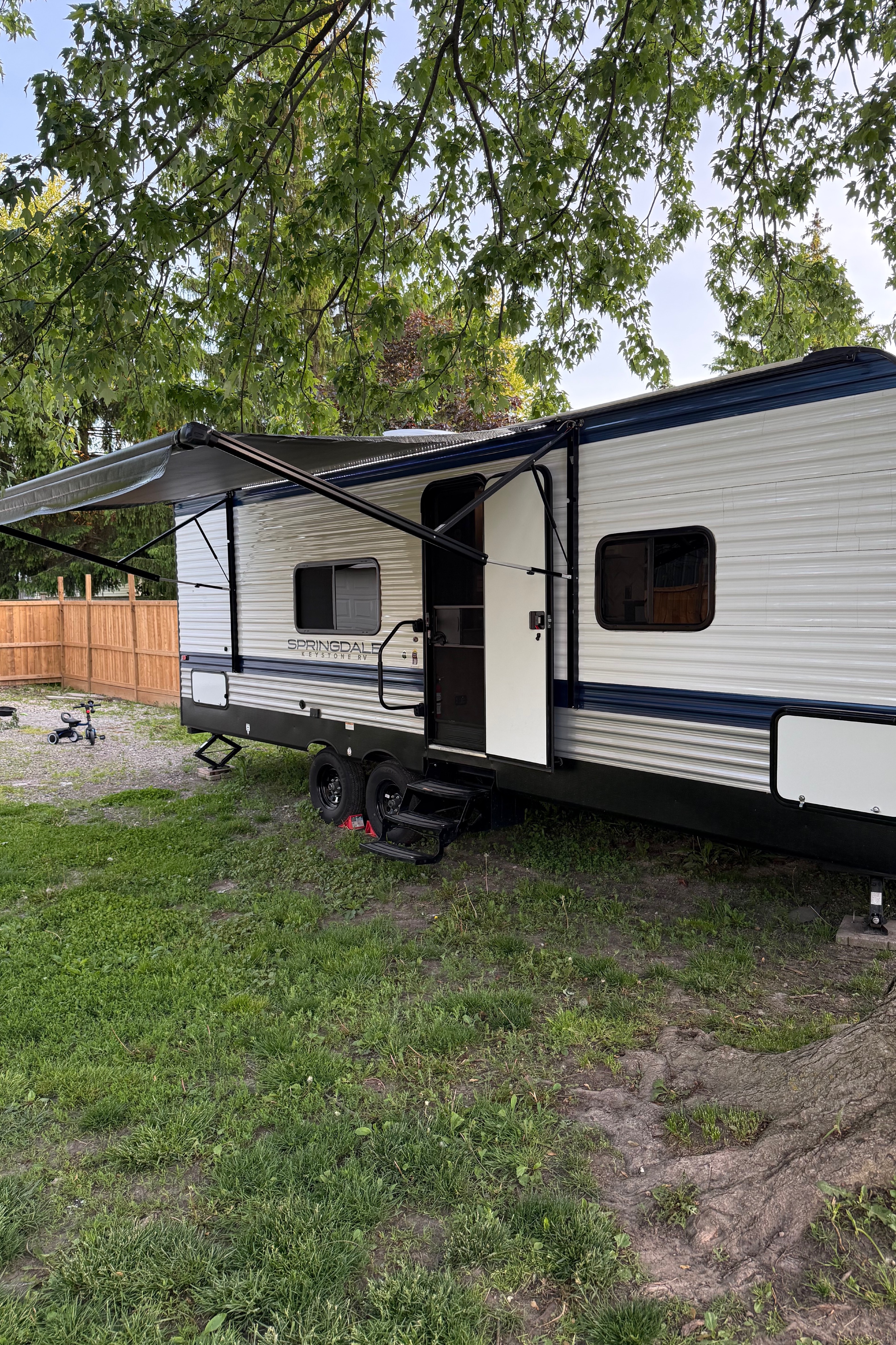 Solomon’s Keystone Springdale 26ft. Travel Trailer