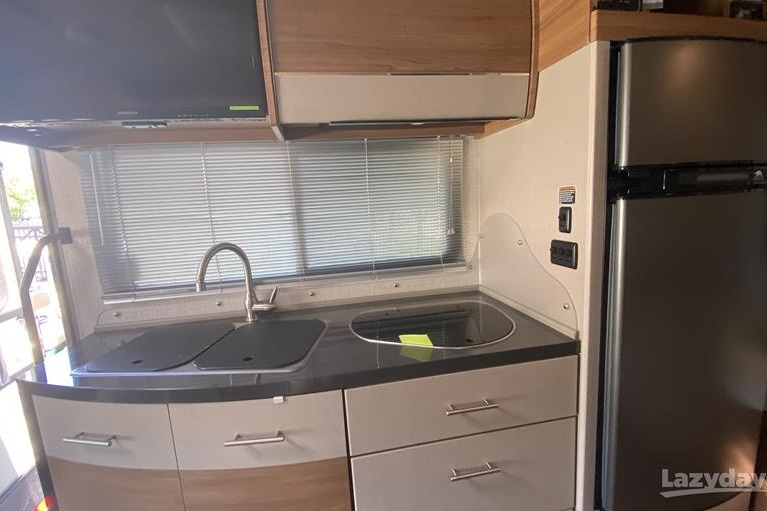 Luxury Mercedes Navion – Off-Grid King with 42" OLED & Starlink!